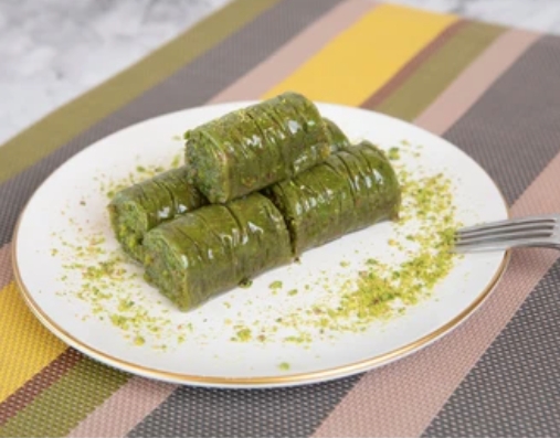 İnce Yufka Katmanlı 1000 Gr Fıstık Sarma pasta